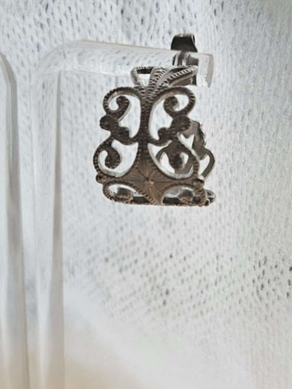 Vintage Sarah Coventry Filigree Scroll Hoop Earrings Silver Tone j30 - Picture 3 of 8